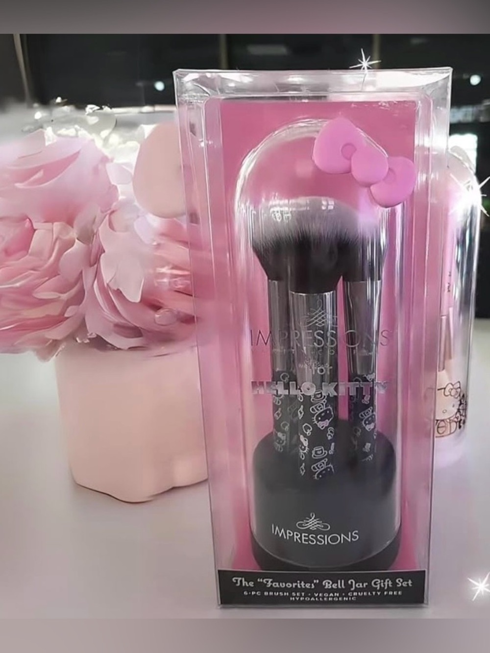 Impressions Hello Kitty Pink Kabuki Brush Gift Set